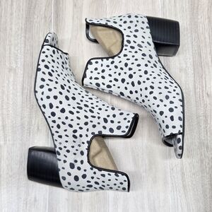 Lori Goldstein Gioia Peep Toe Booties 6M Leather Ivory Black Spots Print